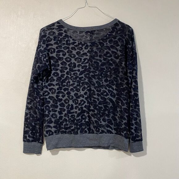 Forever 21 Leopard Print Pullover Sweatshirt Women’s Small | Blue Gray Cozy Top - Picture 2 of 5